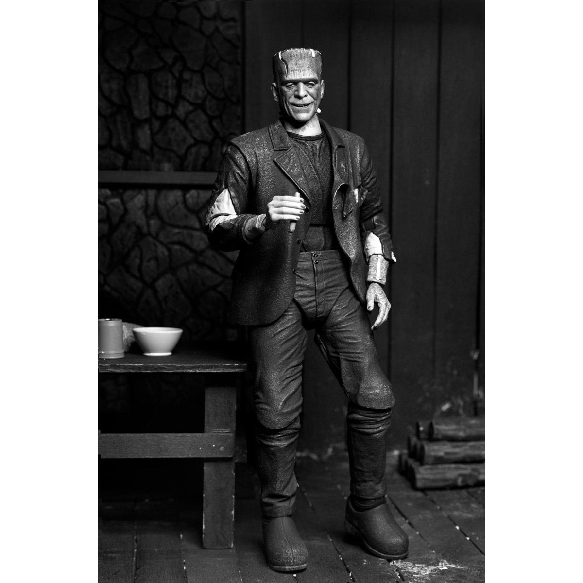 Universal Monsters Ultimate Bride of Frankenstein Frankenstein's Monster B&W Version 7-Inch Scale Action Figure