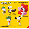 Peanuts Sweater Snoopy Series 18 Ultra Detail Mini-Figure