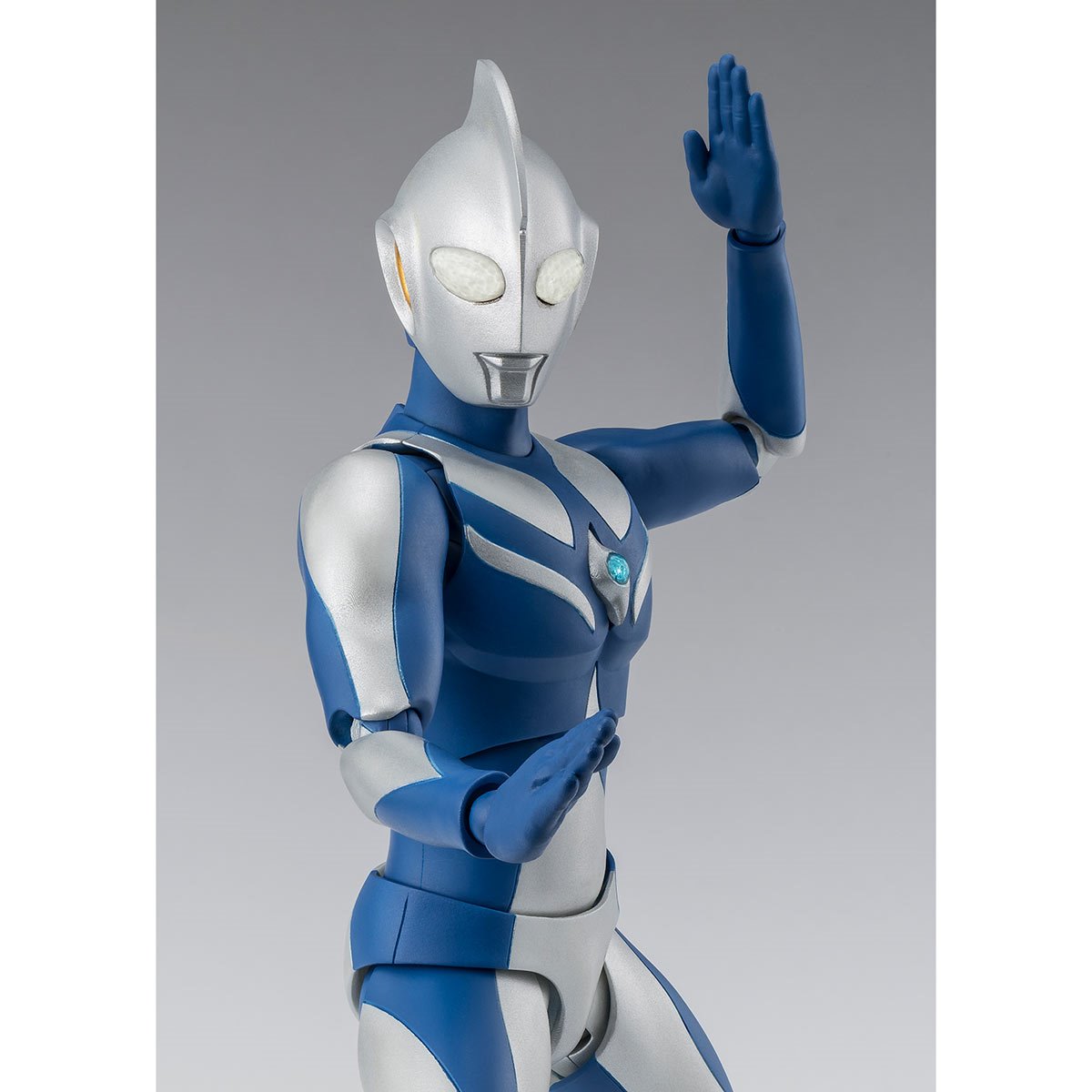 Ultraman Cosmos Luna Mode S.H.Figuarts Action Figure