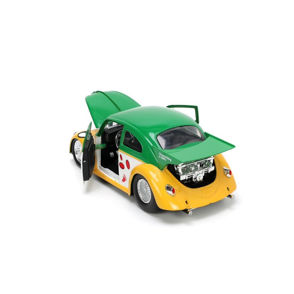 Teenage Mutant Ninja Turtles Volkswagen Beetle 1:24 Scale Die-Cast Metal Vehicle with Michelangelo Figure