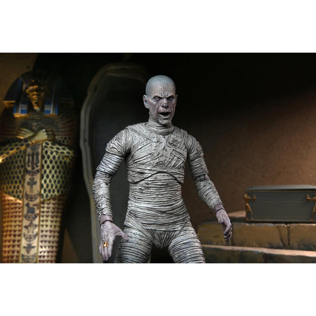 Universal Monsters Ultimate Mummy Color Version 7-Inch Scale Action Figure