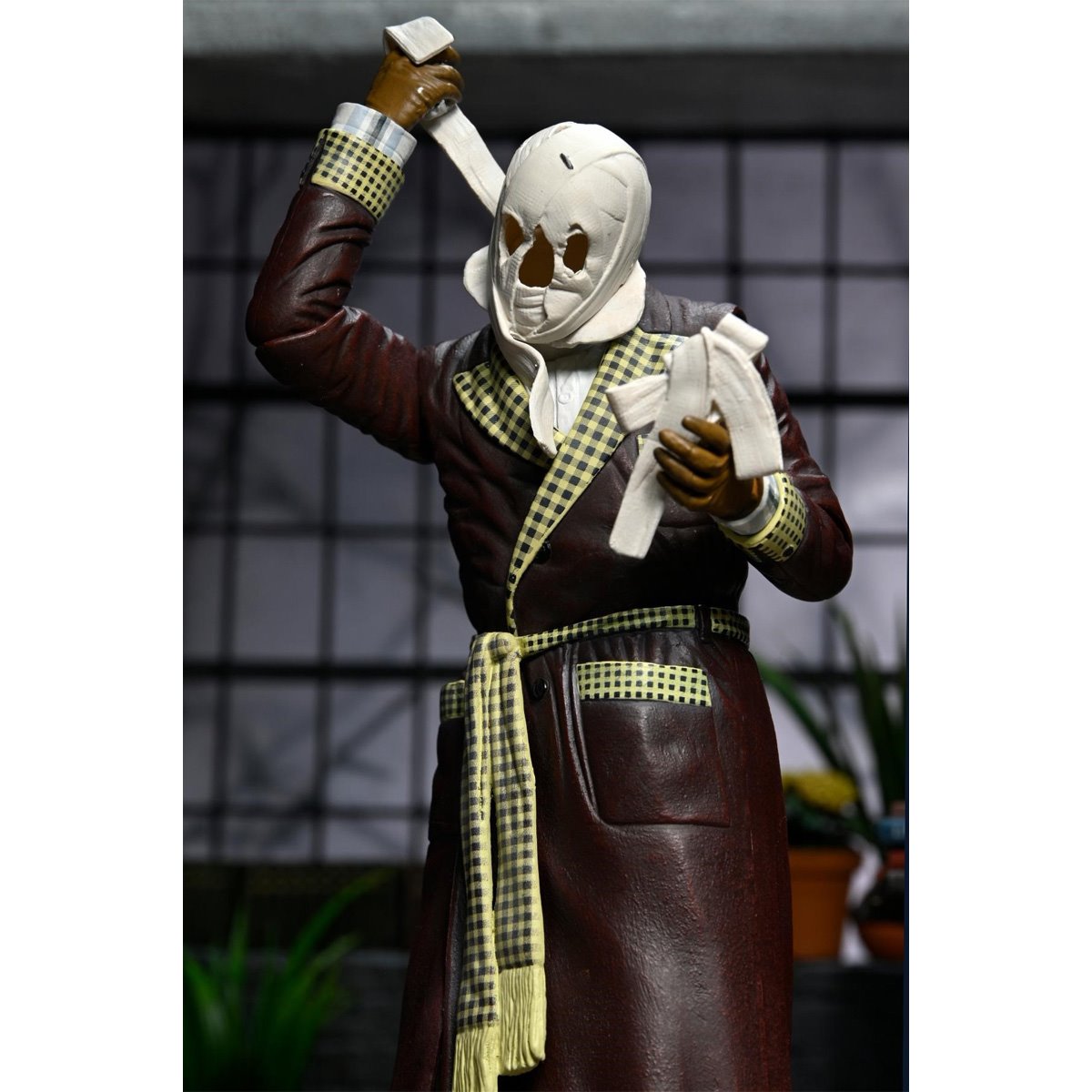 Universal Monsters Ultimate Invisible Man Figure Kemp House Color Version 7-Inch Scale Action Figure