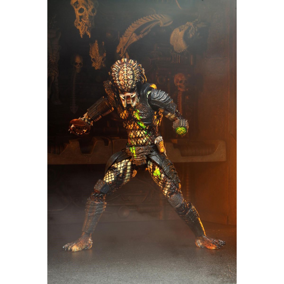 Predator Ultimate Battle Damaged City Hunter 7-Inch Scale Action Figure