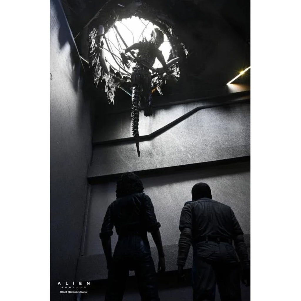 Alien: Romulus Suspended Lab Xenomorph XX121 7-Inch Scale Deluxe Action Figure