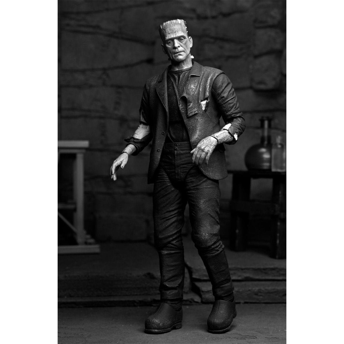 Universal Monsters Ultimate Bride of Frankenstein Frankenstein's Monster B&W Version 7-Inch Scale Action Figure
