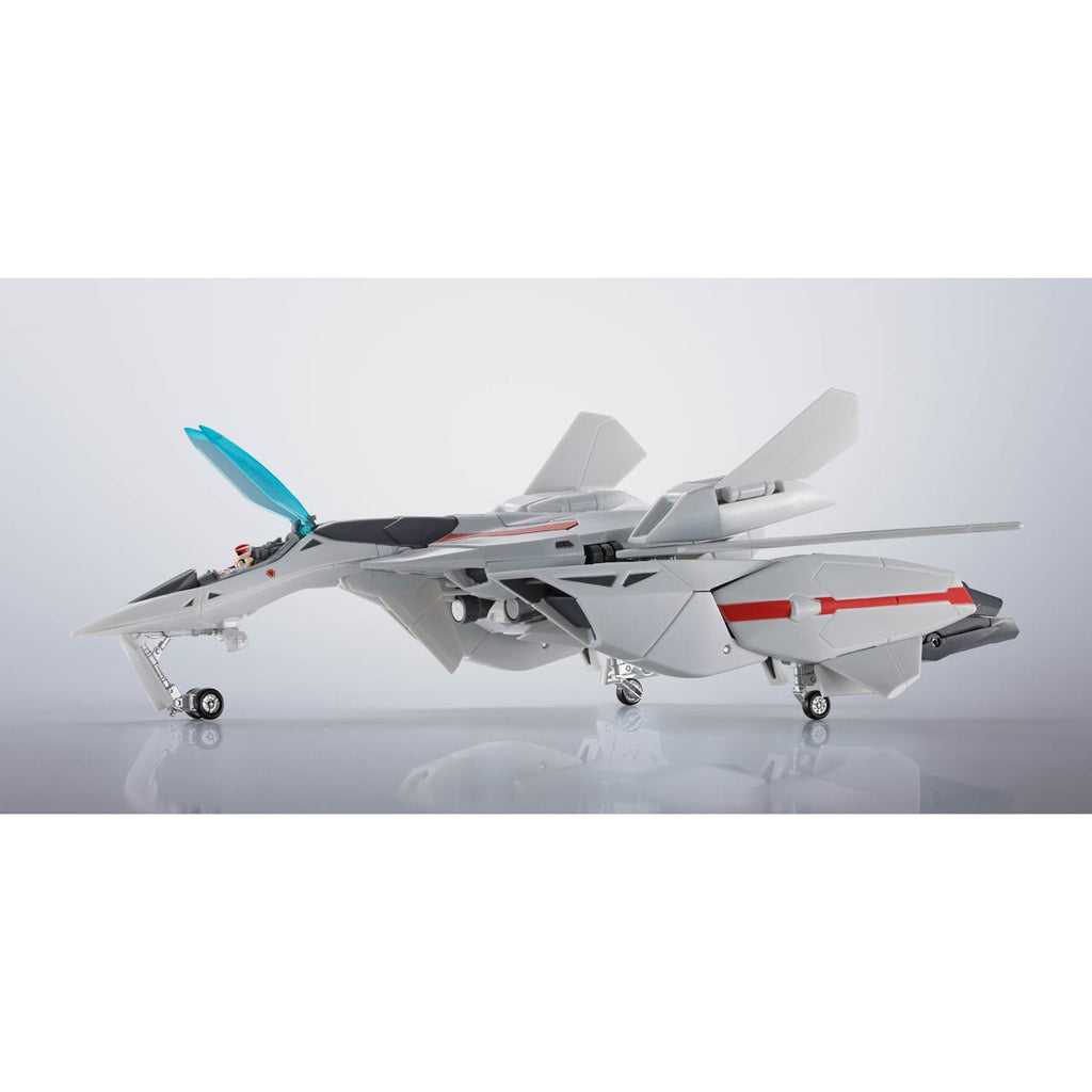 Super Dimension Fortress Macross II: Lovers Again VF-2SS Valkyrie II and SAP Silvie Gena Use Hi-Metal R Action Figure