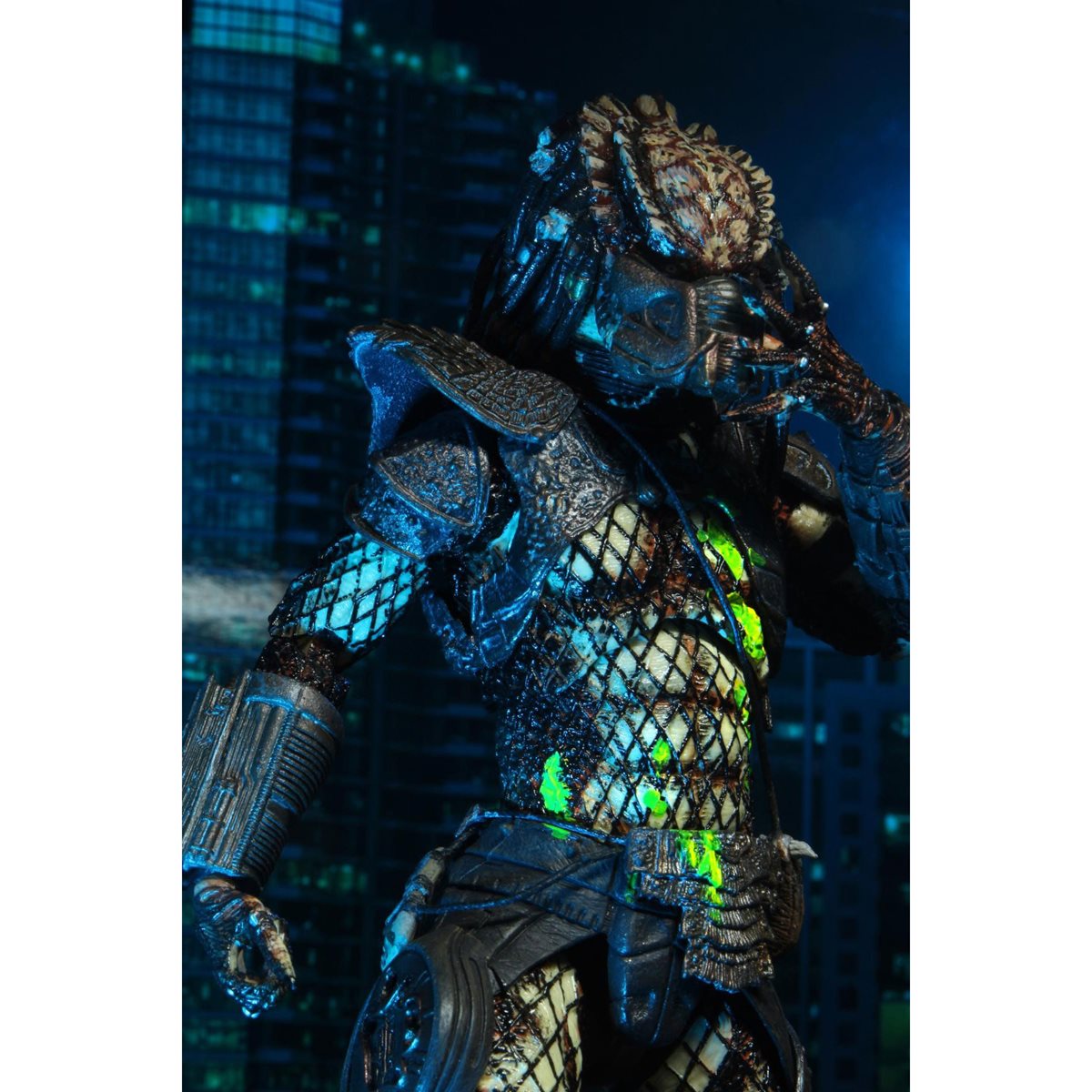 Predator Ultimate Battle Damaged City Hunter 7-Inch Scale Action Figure