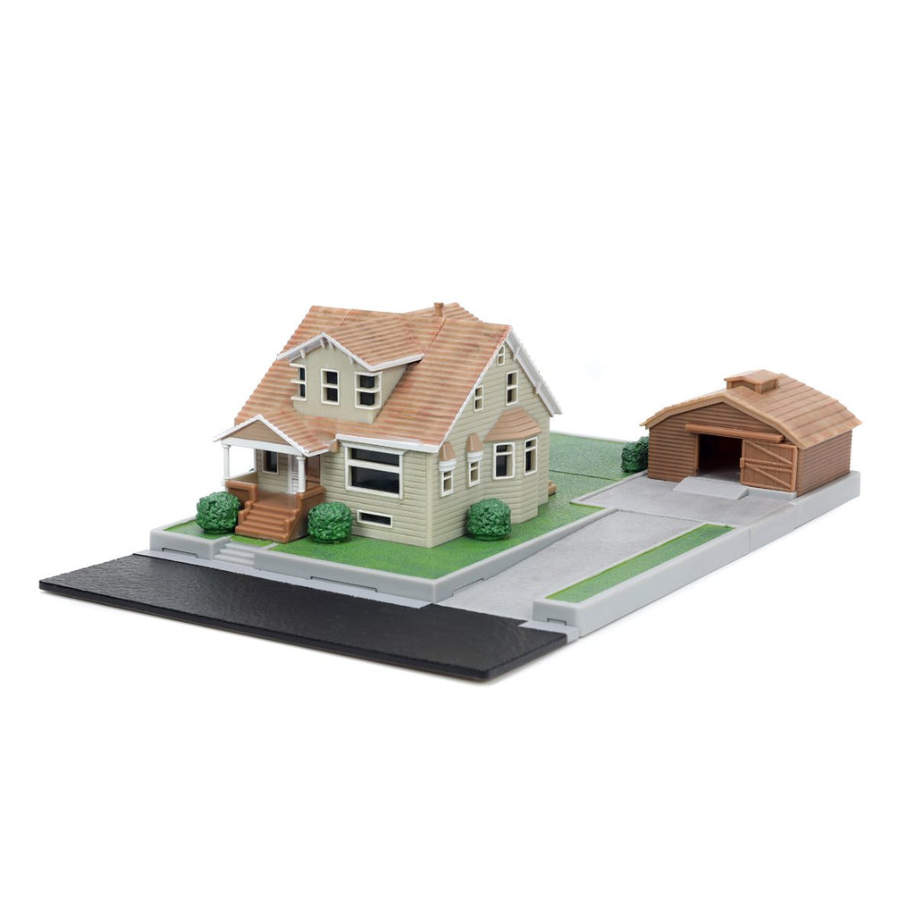 Fast and Furious Nano Scene Hollywood Rides Dom Torretto's House and Die-Cast Metal Vehicle Playset