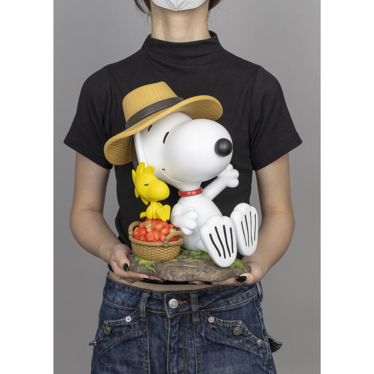 Peanuts Snoopy Strawberry Snoopy MC-113 Master Craft Statue