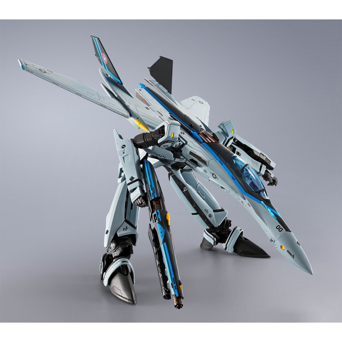 Macross Top Gun: Maverick VF-25 Messiah Valkyrie DX Chogokin Action Figure