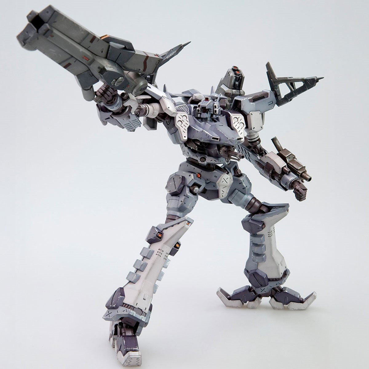 Armored Core 3: Silent Line Crest CR-C98E2 Assault Type Variable Infinity 1:72 Scale Model Kit