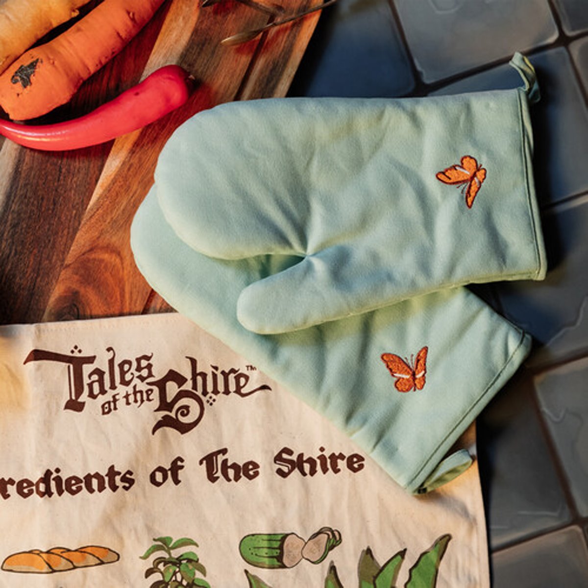 Tales of the Shire 2025 Butterfly of The Shire Oven Mitt Set