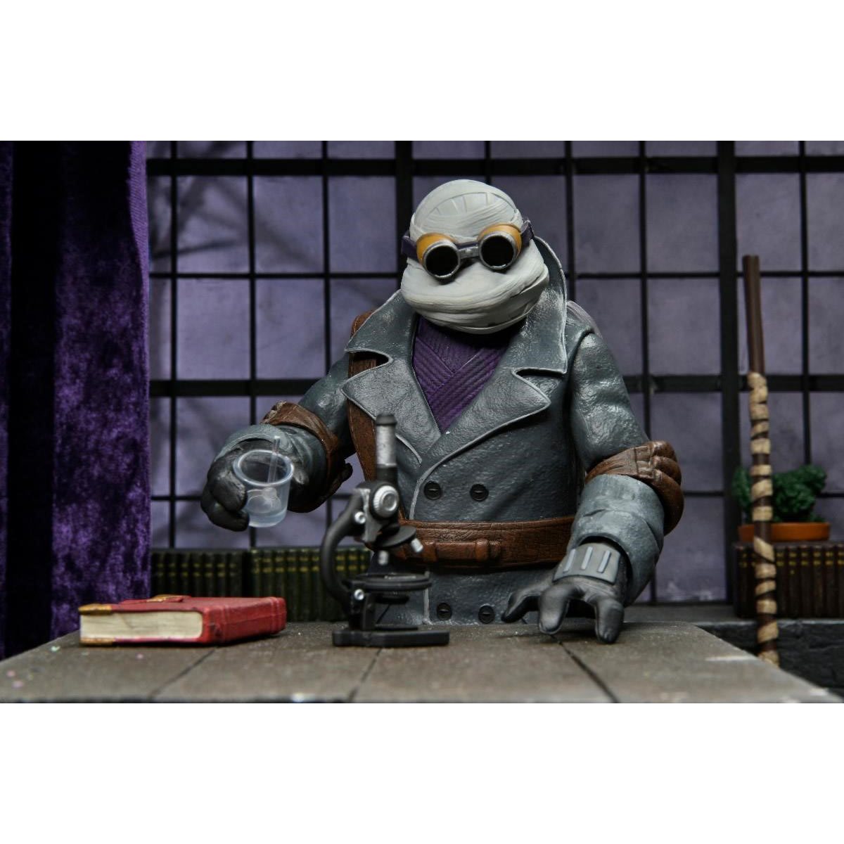 Universal Monsters x Teenage Mutant Ninja Turtles Ultimate Donatello as The Invisible Man 7-Inch Scale Action Figure