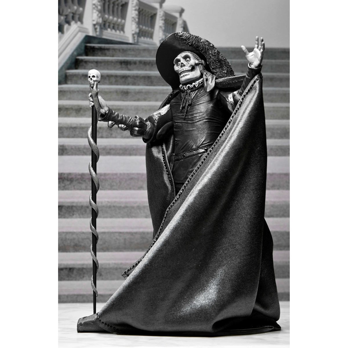 Phantom of the Opera (1925) Ultimate Phantom of the Opera Masque of the Red Death (B&W Version) 7-In Scale Action Figure