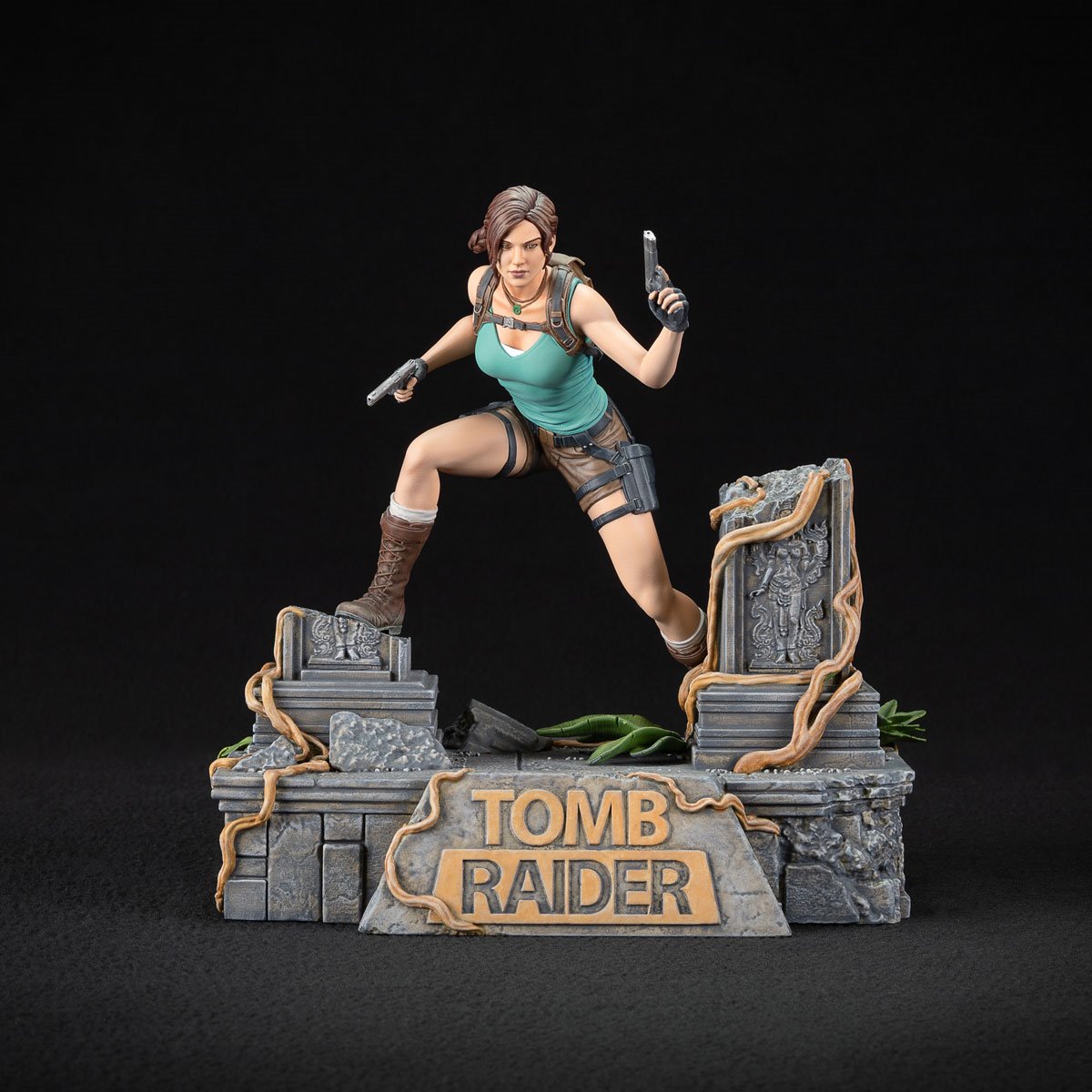 Tomb Raider Lara Croft PVC Statue