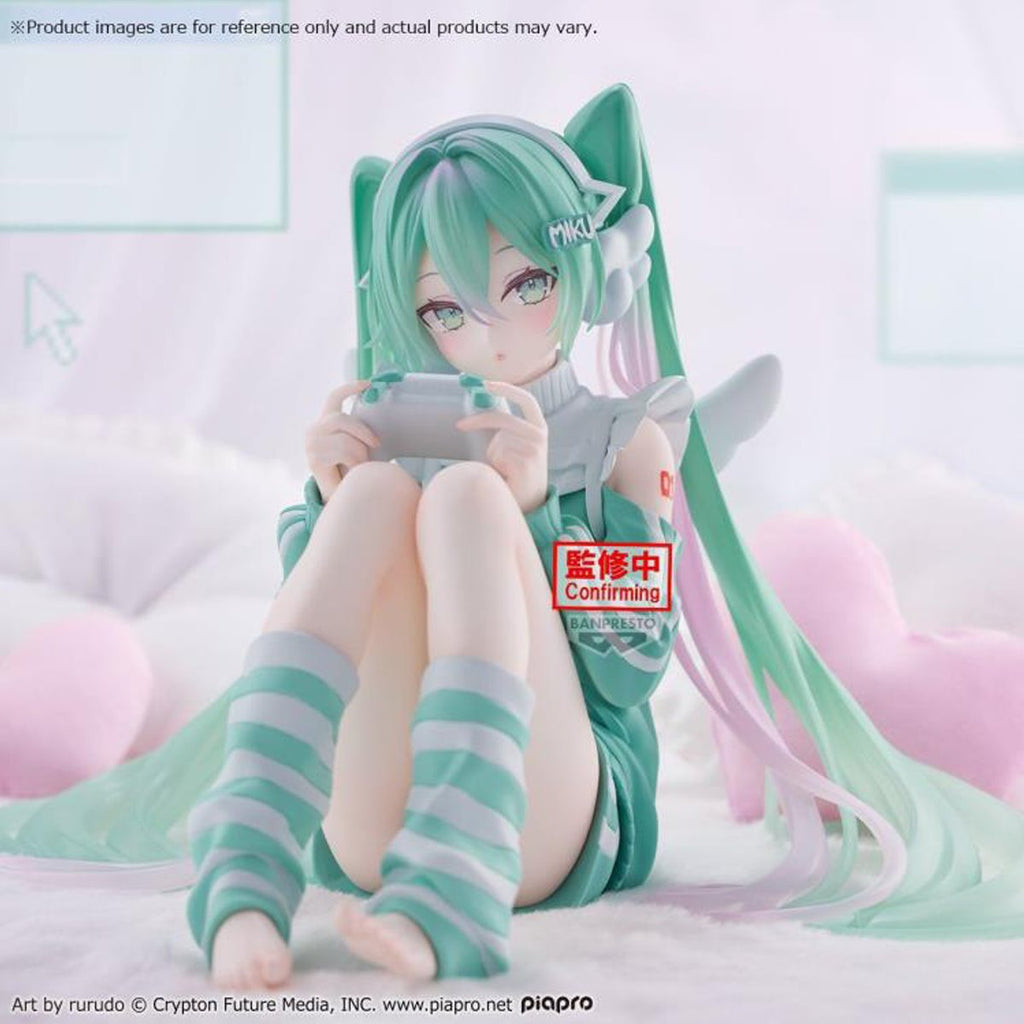 Vocaloid Hatsune Miku Game Version Holiday Memories Statue