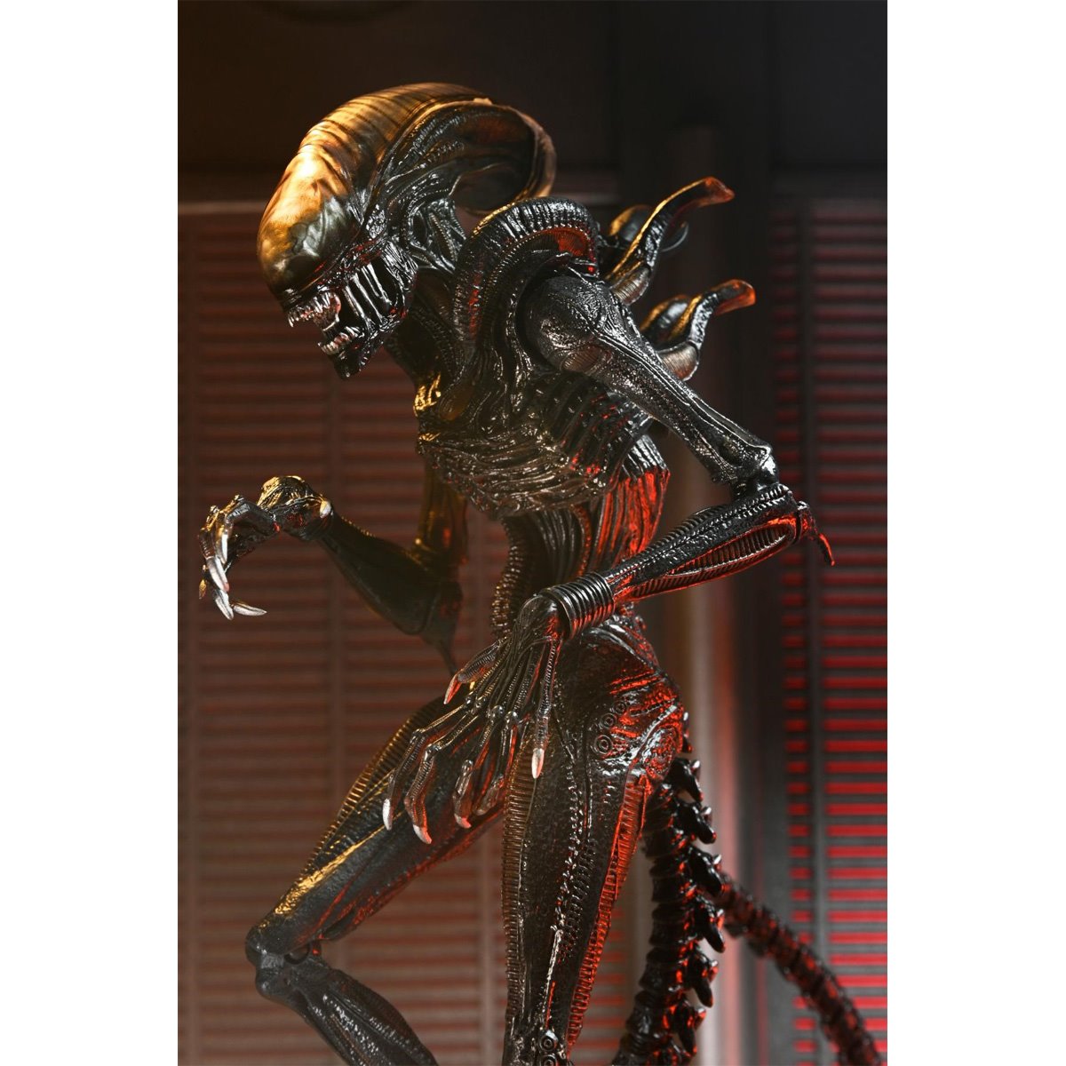 Alien: Romulus Ultimate Scorched Xenomorph 7-Inch Scale Action Figure