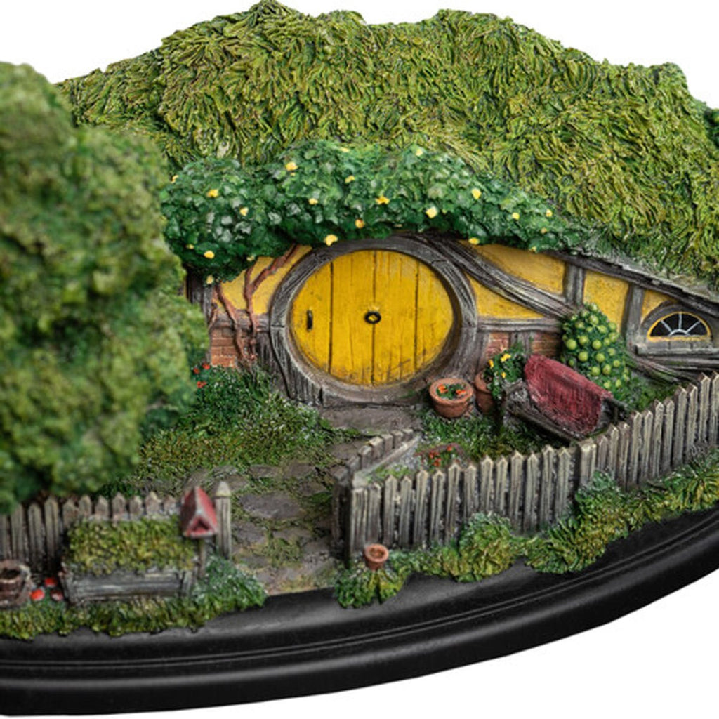 The Hobbit Hole 25 Gandalf's Cutting Environment Statue