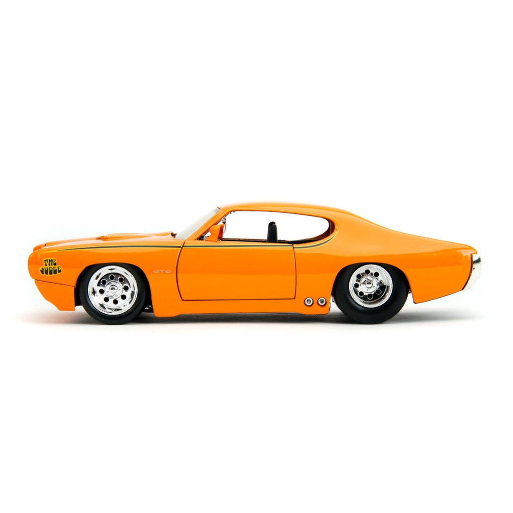 Bigtime Muscle 1969 Pontiac GTO Judge Orange 1:24 Scale Die-Cast Metal Vehicle