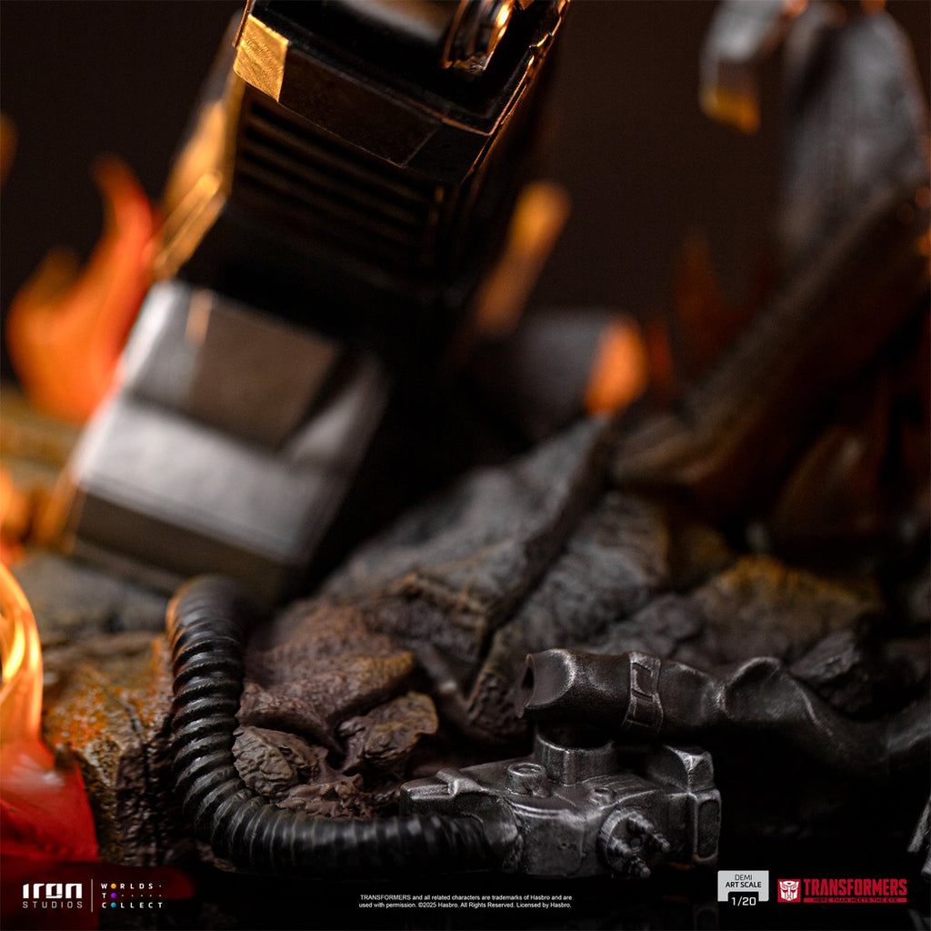Transformers Megatron 1:20 Demi Art Scale Limited Edition Statue